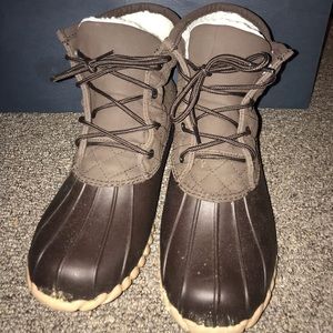Insulated duck boots